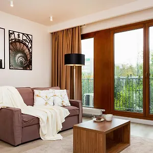 apartments-warsaw-magazynowa-by-renters.warsawhotelspoland.com/