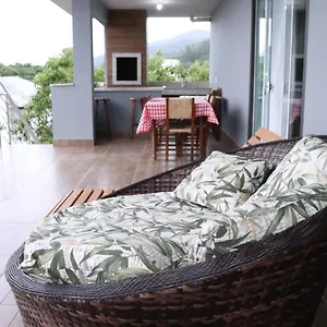 https://cobertura-enseada-de-zimbros.santa-catarina-brasil.com